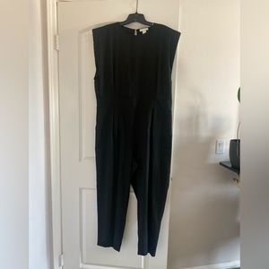 H&M Sleeveless jumpsuit with padded shoulders